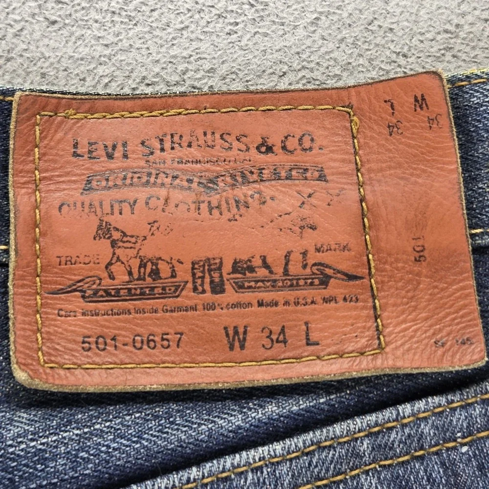 Vintage Levis 501 Jeans Mens Blue Selvedge LVC Made in USA Whiskers Fits 32x24